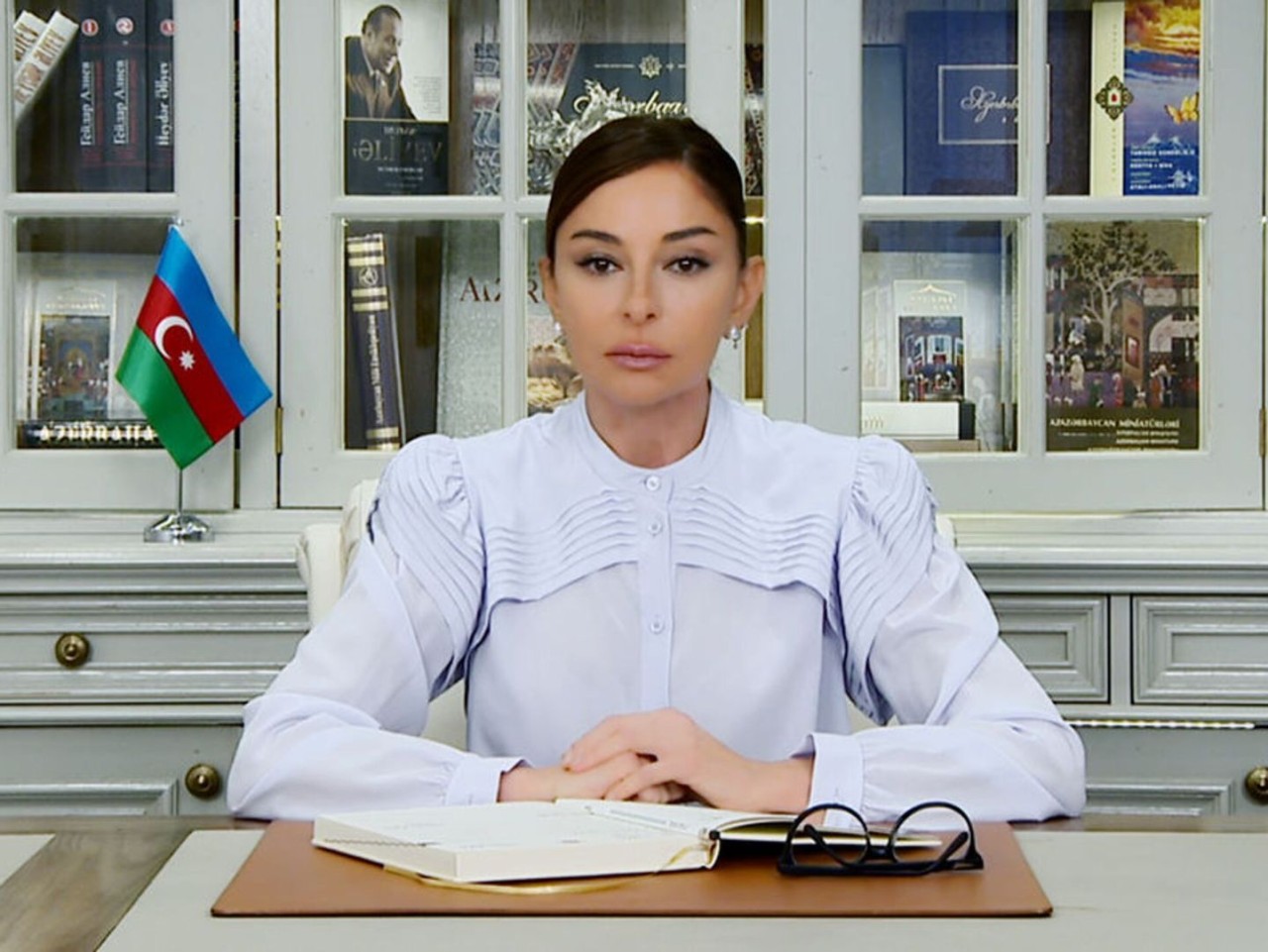 Birinci vitse-prezident Mehriban Əliyeva: Dahi şəxsiyyətin nurlu, əziz xatirəsi qəlbimizdə daim yaşayacaqdır