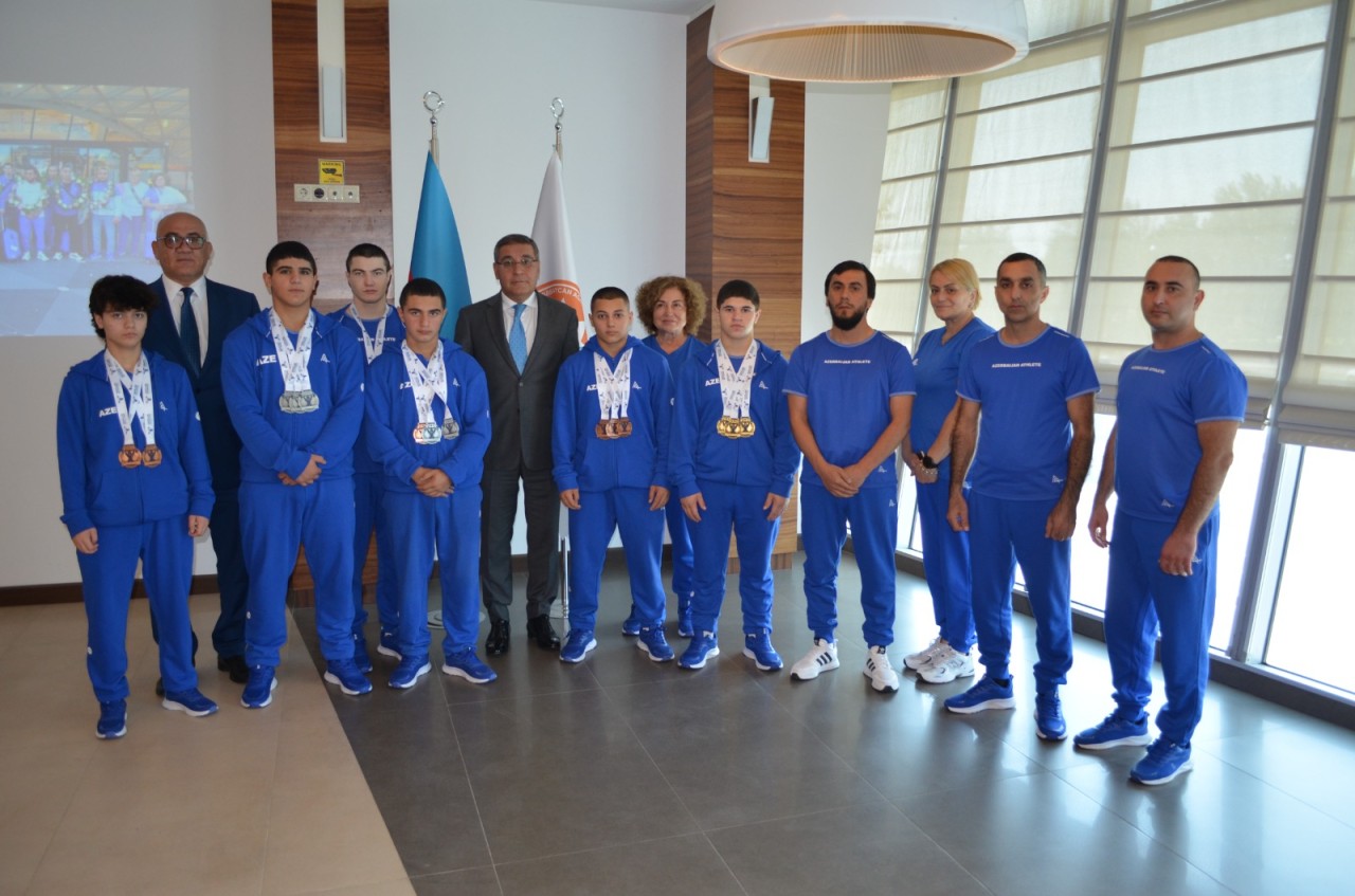 AAF Prezidenti Kamran Nəbizadə Avropa birinciliyində 15 medal qazanmış komanda üzvləri ilə görüşüb&nbsp;