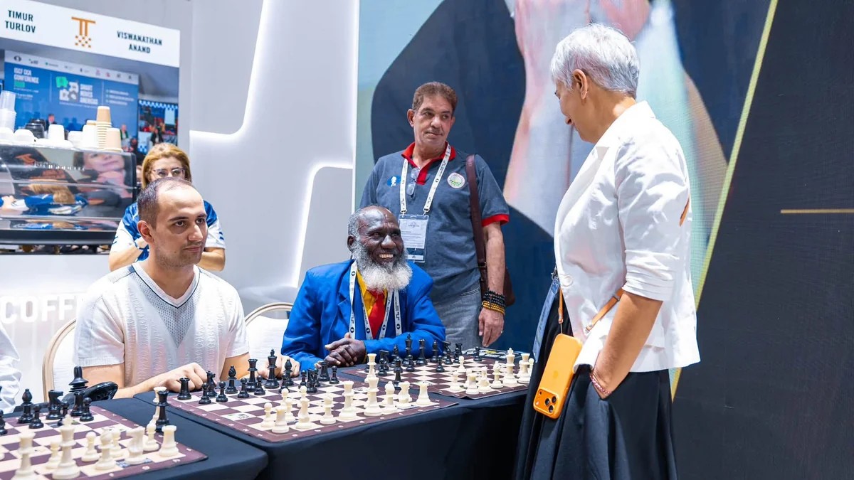 AŞF rəsmisi Ümumdünya Şahmat Olimpiadasında seans keçirib