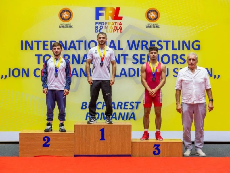 Güləşçilərimiz Buxarestdə 5 medal qazanıblar