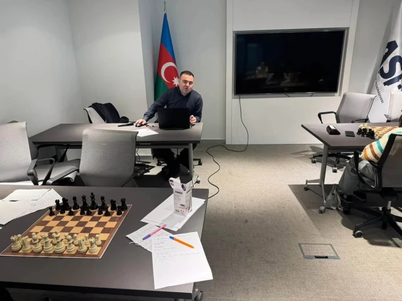 \"Çempionlarla bir ay\" layihəsi çərçivəsində gənc şahmatçılar üçün \"ustad dərsləri\" keçirilib
